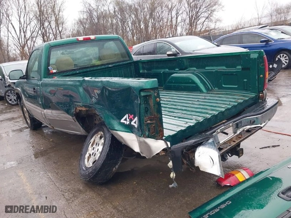 2000 Chevrolet Silverado 1500 LS with VIN 1GCEK14T4YE371140, listed as a IAAI auction lot 41829696 with 182,156 mi miles. Bid and sale history available at carsss.com. Image 3.
