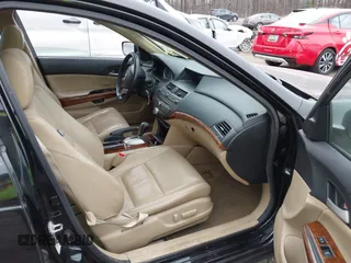 2011 Honda Accord EX-L z VIN 5KBCP3F82BB001714, wystawiony jako IAAI lot #41684691 z przebiegiem 156 838 mil mil oraz . Historia ofert i sprzedaży dostępna na DreamBid. Obrazek 5.
