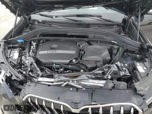 2024 BMW X1 xDrive28i z VIN WBX73EF07R5Y34795, wystawiony jako Copart lot #52121345 z przebiegiem 8 605 mil mil oraz Nie do naprawy • Non repairable. Historia ofert i sprzedaży dostępna na DreamBid. Obrazek 12.