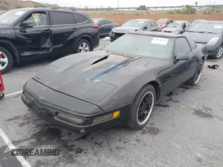 1992 Chevrolet Corvette z VIN 1G1YY23P8N5110765, wystawiony jako IAAI lot #42034616 z przebiegiem Nie podano mil oraz . Historia ofert i sprzedaży dostępna na DreamBid. Obrazek 2.
