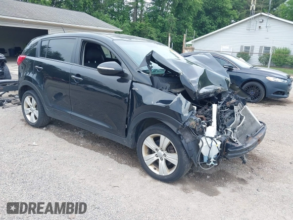 2013 Kia Sportage LX z VIN KNDPBCA28D7411444, wystawiony jako IAAI lot #42415041 z przebiegiem 150 524 mil mil oraz . Historia ofert i sprzedaży dostępna na DreamBid. Obrazek 1.