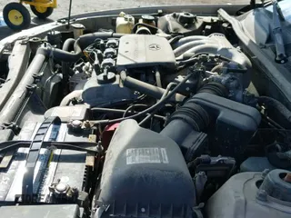 1999 Toyota Camry LE z VIN 4T1BF28K9XU076498, wystawiony jako IAAI lot #43160630 z przebiegiem 196 460 mil mil oraz . Historia ofert i sprzedaży dostępna na DreamBid. Obrazek 19.