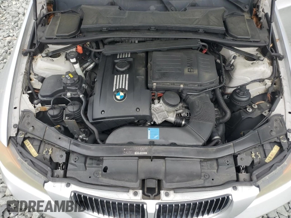 2007 BMW 3 Series 335i z VIN WBAVB73547KY60933, wystawiony jako Copart lot #53497415 z przebiegiem 174 145 mil mil oraz Szkoda całkowita • Salvage title. Historia ofert i sprzedaży dostępna na DreamBid. Obrazek 11.