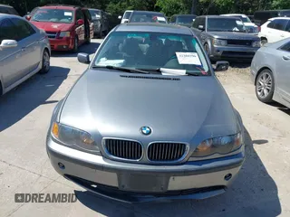 2005 BMW 3 Series 325i z VIN WBAEV33475KW16701, wystawiony jako IAAI lot #42304390 z przebiegiem 176 620 mil mil oraz . Historia ofert i sprzedaży dostępna na DreamBid. Obrazek 6.