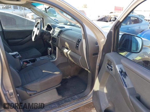 2006 Nissan Pathfinder SE z VIN 5N1AR18U36C684150, wystawiony jako IAAI lot #41201933 z przebiegiem 146 494 mil mil oraz . Historia ofert i sprzedaży dostępna na DreamBid. Obrazek 5.