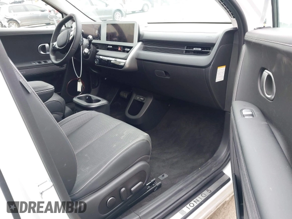 2024 Hyundai Ioniq 5 Limited z VIN KM8KR4DE8RU341059, wystawiony jako IAAI lot #42172937 z przebiegiem 3 480 mil mil oraz . Historia ofert i sprzedaży dostępna na DreamBid. Obrazek 5.
