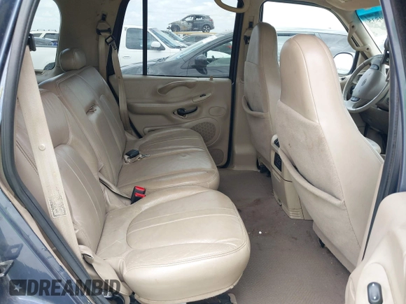 2000 Ford Expedition Eddie Bauer with VIN 1FMRU17L6YLA85238, listed as a IAAI auction lot 42629535 with Not provided miles and . Bid and sale history available at DreamBid. Image 8.