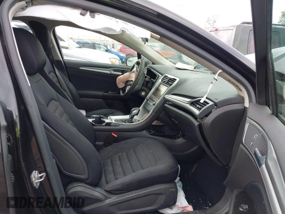 2014 Ford Fusion SE with VIN 1FA6P0H74E5392861, listed as a IAAI auction lot 42133099 with 130,373 mi miles. Bid and sale history available at carsss.com. Image 5.