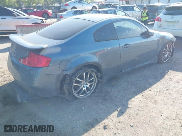 2005 Infiniti G35 Coupe with VIN JNKCV54E55M426136, listed as a IAAI auction lot 42146373 with 157,354 mi miles. Bid and sale history available at carsss.com. Image 4.