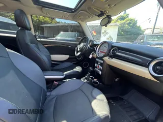 2007 MINI Hardtop S with VIN WMWMF73527TL89620, listed as a Copart auction lot 52344035 with 105,600 mi miles and Clean Title. Bid and sale history available at DreamBid. Image 5.