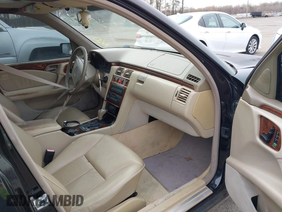 1997 Mercedes-Benz E-Class with VIN WDBJF72F9VA589689, listed as a IAAI auction lot 41929830 with 172,334 mi miles. Bid and sale history available at carsss.com. Image 5.