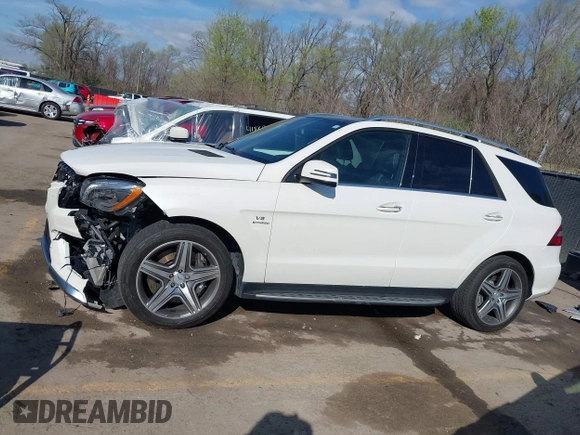 2015 Mercedes-Benz M 63 AMG with VIN 4JGDA7EB6FA471585, listed as a IAAI auction lot 41883006 with 39,243 mi miles and . Bid and sale history available at carsss.com. Image 14.