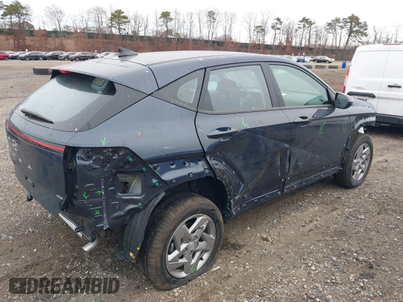 2025 Hyundai Kona SE with VIN KM8HACAB6SU222521, listed as a IAAI auction lot 41354659 with 1,886 mi miles. Bid and sale history available at carsss.com. Image 4.