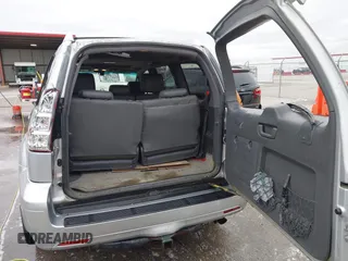 2007 Lexus GX 470 z VIN JTJBT20X270134217, wystawiony jako IAAI lot #42075951 z przebiegiem 210 309 mil mil oraz . Historia ofert i sprzedaży dostępna na DreamBid. Obrazek 13.