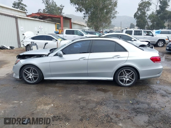 2014 Mercedes-Benz E E 350 Sport with VIN WDDHF5KB8EB009303, listed as a IAAI auction lot 42014846 with 97,214 mi miles. Bid and sale history available at carsss.com. Image 14.