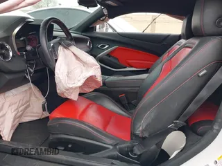 2023 Chevrolet Camaro 2LT z VIN 1G1FD1RS1P0132244, wystawiony jako IAAI lot #42110410 z przebiegiem 39 031 mil mil oraz . Historia ofert i sprzedaży dostępna na DreamBid. Obrazek 5.