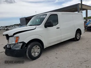 2018 Nissan NV Cargo S z VIN 1N6BF0KM6JN817191, wystawiony jako Copart lot #70959874 z przebiegiem 66 556 mil mil oraz Nie do naprawy • Non repairable. Historia ofert i sprzedaży dostępna na DreamBid. Obrazek 1.