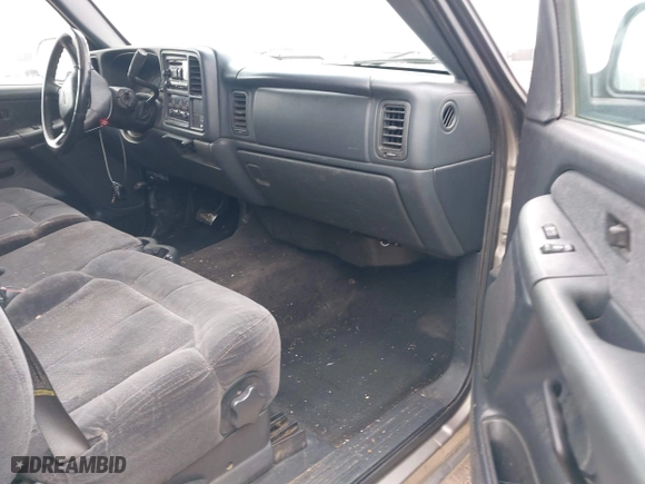 2001 Chevrolet Silverado 1500 LT with VIN 2GCEC19T511122228, listed as a IAAI auction lot 41736673 with 413,475 mi miles. Bid and sale history available at carsss.com. Image 5.