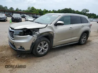 2015 Toyota Highlander XLE z VIN 5TDKKRFH5FS093107, wystawiony jako Copart lot #57255135 z przebiegiem 159 949 mil mil oraz Szkoda całkowita • Salvage title. Historia ofert i sprzedaży dostępna na DreamBid. Obrazek 1.