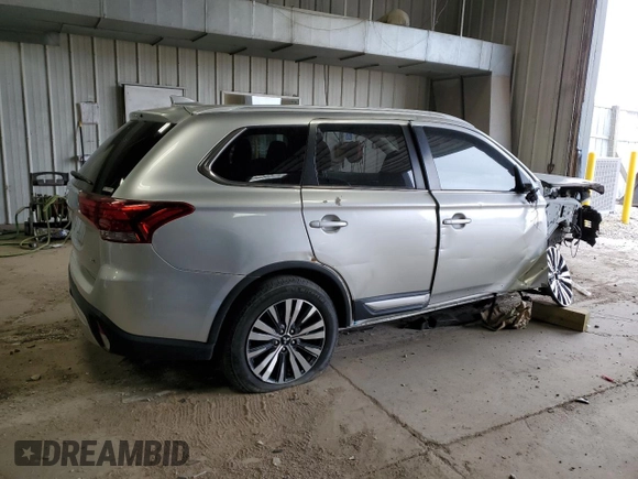 2020 Mitsubishi Outlander ES z VIN JA4AZ3A35LZ017231, wystawiony jako Copart lot #57360935 z przebiegiem 99 836 mil mil oraz Czysty tytuł • Clean title. Historia ofert i sprzedaży dostępna na DreamBid. Obrazek 3.