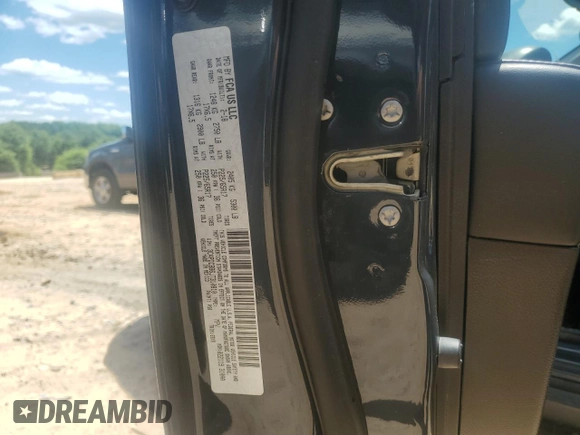 2018 Dodge Journey SXT with VIN 3C4PDCBB6JT310810, listed as a Copart auction lot 58407545 with 69,631 mi miles and Salvage title. Bid and sale history available at DreamBid. Image 13.
