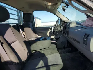 2014 Chevrolet Silverado 3500HD Work Truck with VIN 1GC0KZCG6EF105427, listed as a Copart auction lot 69698044 with 92,811 mi miles and Salvage Title. Bid and sale history available at DreamBid. Image 11.