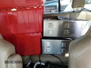 2006 Ford F-250 XL с VIN 1FTSW20P56EB68003, выставлен на аукционе Copart как лот 50697015 с пробегом 203 006 миль миль и Списание • Salvage title. История ставок и продаж доступна на DreamBid. Изображение 10.
