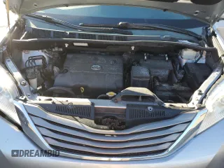 2013 Toyota Sienna XLE AAS z VIN 5TDYK3DC1DS389687, wystawiony jako Copart lot #44355905 z przebiegiem 188 780 mil mil oraz Szkoda całkowita • Salvage title. Historia ofert i sprzedaży dostępna na DreamBid. Obrazek 12.