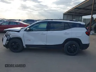 2022 GMC Terrain AT4 z VIN 3GKALYEV1NL296739, wystawiony jako IAAI lot #41118630 z przebiegiem 28 366 mil mil oraz . Historia ofert i sprzedaży dostępna na DreamBid. Obrazek 15.
