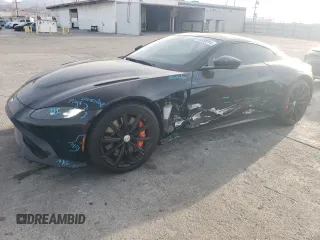 2020 Aston Martin Vantage z VIN SCFSMGAWXLGN04982, wystawiony jako Copart lot #81383264 z przebiegiem 30 891 mil mil oraz Szkody całkowita. Historia ofert i sprzedaży dostępna na DreamBid. Obrazek 1.