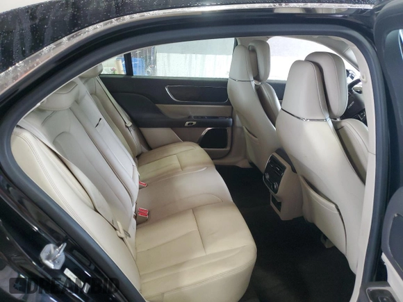 2017 Lincoln Continental Reserve with VIN 1LN6L9NP0H5602824, listed as a Copart auction lot 61150535 with 112,440 mi miles and Salvage title. Bid and sale history available at DreamBid. Image 10.