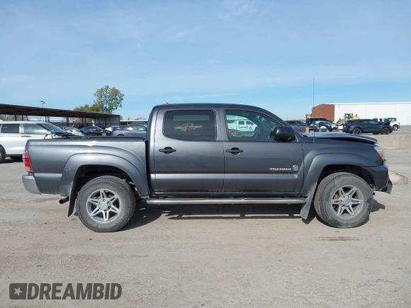 2014 Toyota Tacoma PreRunner with VIN 3TMJU4GN1EM156845, listed as a IAAI auction lot 40972570 with 65,138 mi miles. Bid and sale history available at carsss.com. Image 13.