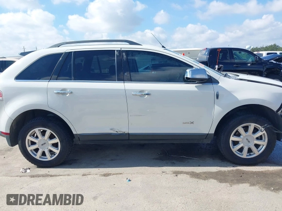 2009 Lincoln MKX with VIN 2LMDU68CX9BJ07222, listed as a IAAI auction lot 40805784 with 198,043 mi miles. Bid and sale history available at carsss.com. Image 14.