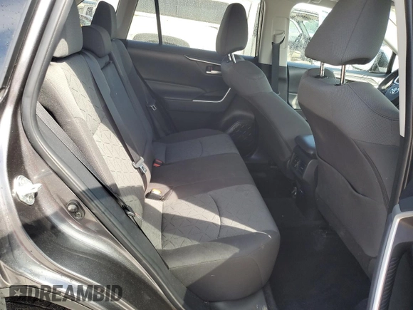 2022 Toyota RAV4 XLE z VIN 2T3P1RFV2NC277952, wystawiony jako Copart lot #61972445 z przebiegiem 46 798 mil mil oraz Szkoda całkowita • Salvage title. Historia ofert i sprzedaży dostępna na DreamBid. Obrazek 10.