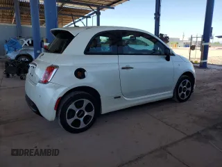 2015 FIAT 500e z VIN 3C3CFFGE2FT503321, wystawiony jako Copart lot #62170495 z przebiegiem 61 091 mil mil oraz Czysty tytuł • Clean title. Historia ofert i sprzedaży dostępna na DreamBid. Obrazek 3.