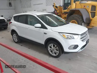 2019 Ford Escape SE z VIN 1FMCU9GD4KUA65732, wystawiony jako IAAI lot #42306756 z przebiegiem 42 037 mil mil oraz . Historia ofert i sprzedaży dostępna na DreamBid. Obrazek 1.