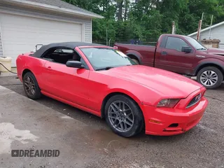 2013 Ford Mustang V6 with VIN 1ZVBP8EM6D5221994, listed as a IAAI auction lot 42359414 with 205,920 mi miles and . Bid and sale history available at DreamBid. Image 1.