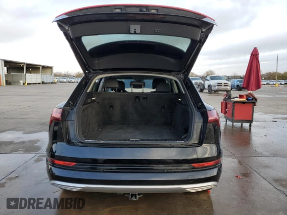 2021 Audi e-tron Premium Plus with VIN WA1LAAGE3MB014433, listed as a Copart auction lot 83881024 with 32,126 mi miles and Clean Title. Bid and sale history available at DreamBid. Image 6.