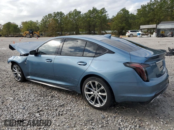2024 Cadillac CT5 Sport z VIN 1G6DP5RK5R0129186, wystawiony jako Copart lot #85107474 z przebiegiem 11 880 mil mil oraz Szkody całkowita. Historia ofert i sprzedaży dostępna na DreamBid. Obrazek 2.