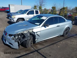 2011 BMW M3 z VIN WBSDX9C53BE399462, wystawiony jako IAAI lot #41562714 z przebiegiem 125 794 mil mil oraz . Historia ofert i sprzedaży dostępna na DreamBid. Obrazek 14.