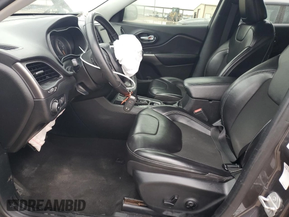 2020 Jeep Cherokee Latitude Plus with VIN 1C4PJLLB0LD605854, listed as a Copart auction lot 44743905 with 112,637 mi miles and Salvage Title. Bid and sale history available at carsss.com. Image 7.