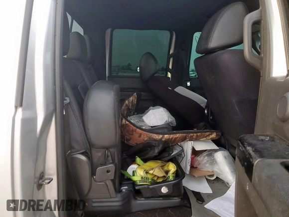 2011 Ford F-250 XL z VIN 1FT7W2BTXBEA89677, wystawiony jako Copart lot #55258135 z przebiegiem 285 071 mil mil oraz Czysty tytuł • Clean title. Historia ofert i sprzedaży dostępna na DreamBid. Obrazek 10.