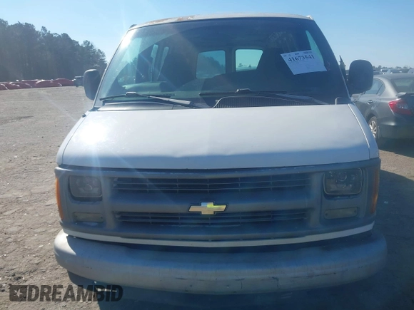 2000 Chevrolet City Express Cargo z VIN 1GCFG15W2Y1133504, wystawiony jako IAAI lot #41673541 z przebiegiem 167 849 mil mil oraz . Historia ofert i sprzedaży dostępna na DreamBid. Obrazek 12.