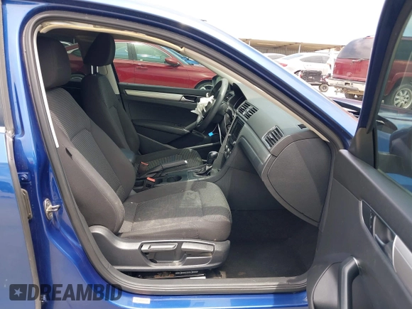2017 Volkswagen Passat S z VIN 1VWAT7A34HC003813, wystawiony jako IAAI lot #42322928 z przebiegiem 207 115 mil mil oraz . Historia ofert i sprzedaży dostępna na DreamBid. Obrazek 5.