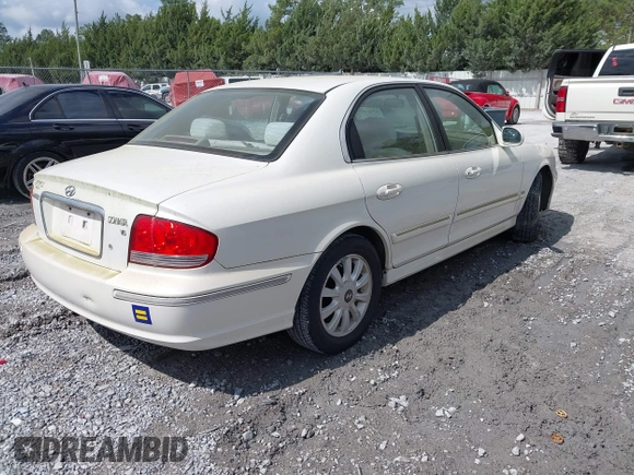 2004 Hyundai Sonata GLS with VIN KMHWF35H54A014853, listed as a IAAI auction lot 42083815 with 95,836 mi miles. Bid and sale history available at carsss.com. Image 4.