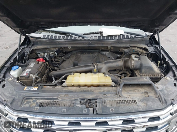 2020 Ford Expedition Max Limited z VIN 1FMJK2AT8LEA11950, wystawiony jako IAAI lot #42349349 z przebiegiem 83 753 mil mil oraz . Historia ofert i sprzedaży dostępna na DreamBid. Obrazek 10.