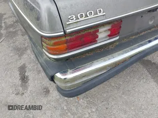 1985 Mercedes-Benz 300 with VIN WDBAB33C5FA233413, listed as a IAAI auction lot 41933343 with 110,651 mi miles and . Bid and sale history available at DreamBid. Image 6.
