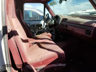 1997 Ford F-250 z VIN 1FTHF26F3VEB25299, wystawiony jako Copart lot #79120094 z przebiegiem 232 954 mil mil oraz Szkoda całkowita • Salvage title. Historia ofert i sprzedaży dostępna na DreamBid. Obrazek 10.