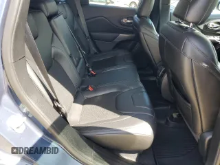 2019 Jeep Cherokee Latitude Plus z VIN 1C4PJMLB6KD438338, wystawiony jako Copart lot #51799865 z przebiegiem 71 810 mil mil oraz Szkody całkowita. Historia ofert i sprzedaży dostępna na DreamBid. Obrazek 10.