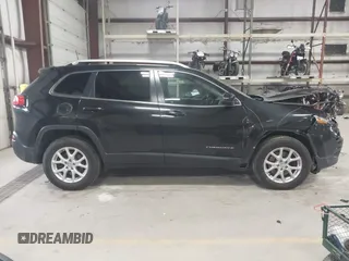 2016 Jeep Cherokee Latitude z VIN 1C4PJMCS7GW213051, wystawiony jako IAAI lot #42084117 z przebiegiem 103 239 mil mil oraz . Historia ofert i sprzedaży dostępna na DreamBid. Obrazek 13.